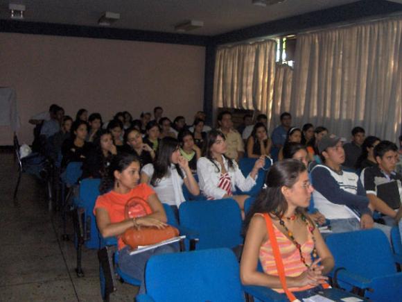 Colombia: profesor universitario renunció porque sus alumnos no escriben bien