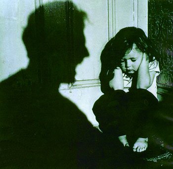 El cerebro de niños maltratados, igual al de ex combatientes