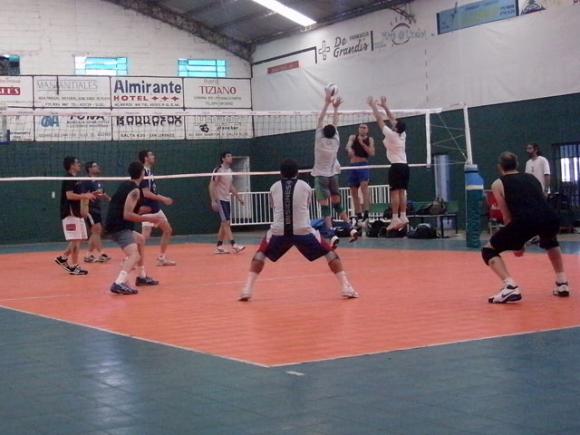 Vuelta a las prácticas para PSM Voley de cara al próximo weekend