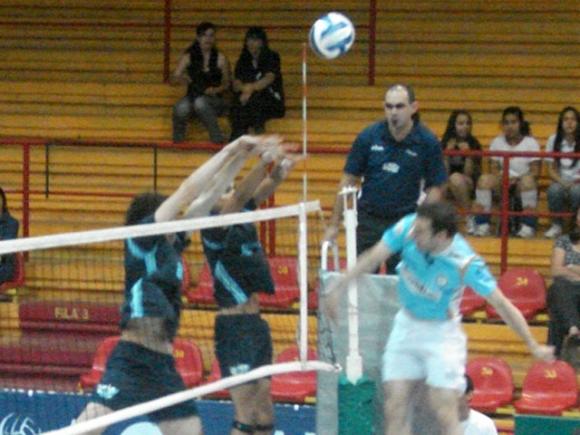 Drean Bolívar triunfó frente a Jujuy Voley y sigue muy cerca de la punta