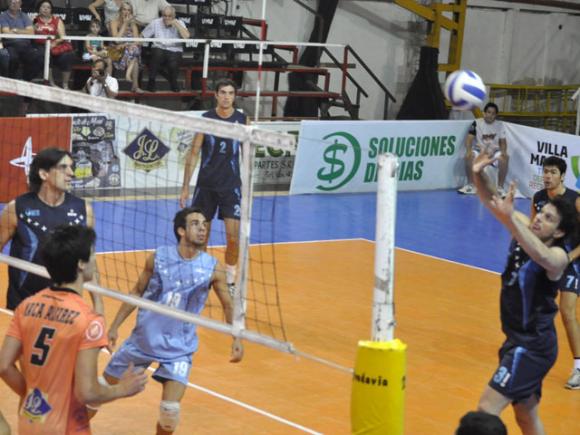 La Unión de Formosa venció a Lechuzas y sigue puntero en la Copa