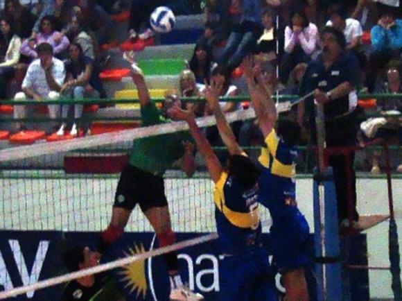 Boca Río Uruguay Seguros lo dio vuelta y mañana define su pasaje