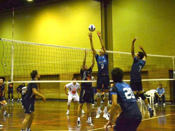 Ciclista comparte la punta con Ciudad y UNTreF está a segundo