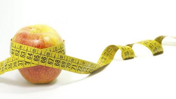 Comer poco mantiene el cerebro joven