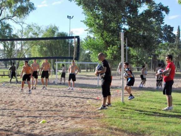 Lechuzas Villa María sigue entrenando con la sorpresiva visita de Juan Manuel Cichello