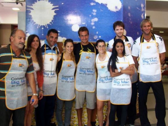 Milinkovic y García en un McDía Feliz solidario