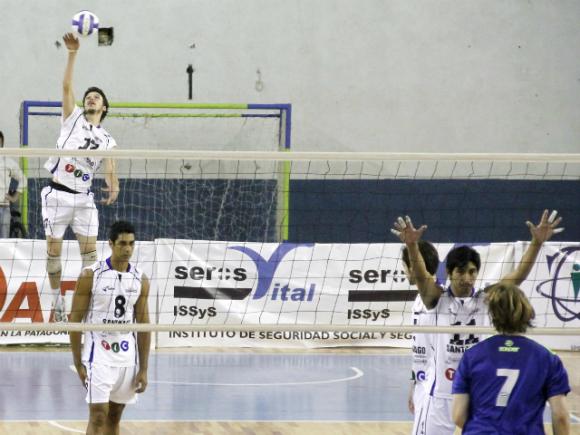 Ciclista se aleja en la punta tras vencer a UPCN Chubut Voley
