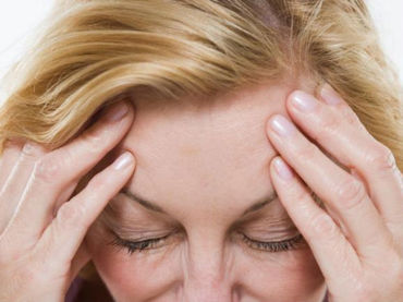 Hormona DHEA podría ayudar a mujeres en la menopausia